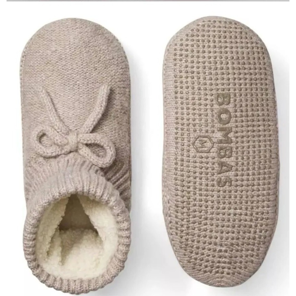 Bombas Gripper Slipper Booties Tan Medium New Without Tags